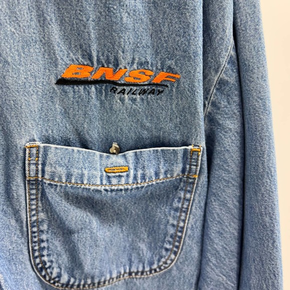 Vintage BNSF Blue Denim Long Sleeve Button Up Embroidered Shacket Men's XL - Picture 8 of 9